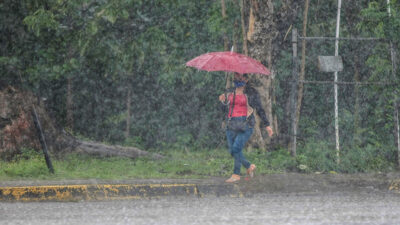 reportan fuertes inundaciones en Tabasco por fuertes lluvias