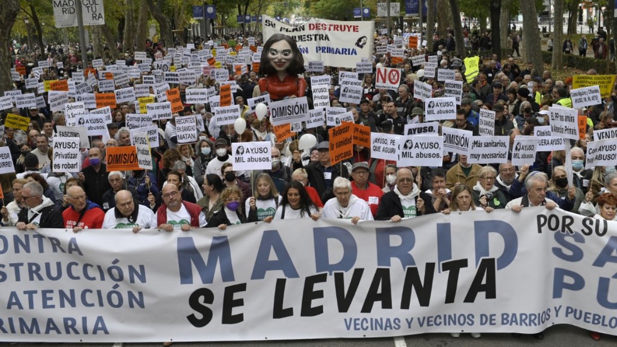 Videos: 200 mil personas marchan a favor del sistema de salud pública en Madrid
