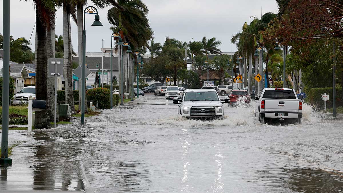La tormenta tropical Nicole es un fenómeno inusual en esta época del año. Foto: AFP