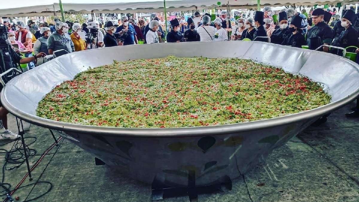 Peribán, Michoacán, rompe Récord Guinness con guacamole más grande del mundo