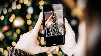 Haz la foto perfecta de tu árbol de Navidad con estos tips