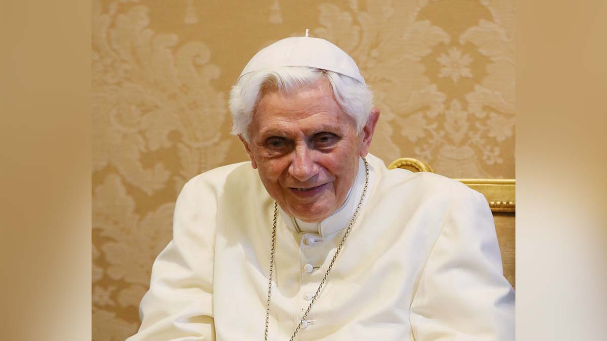 ¿Qué pasa si un Papa emérito muere?