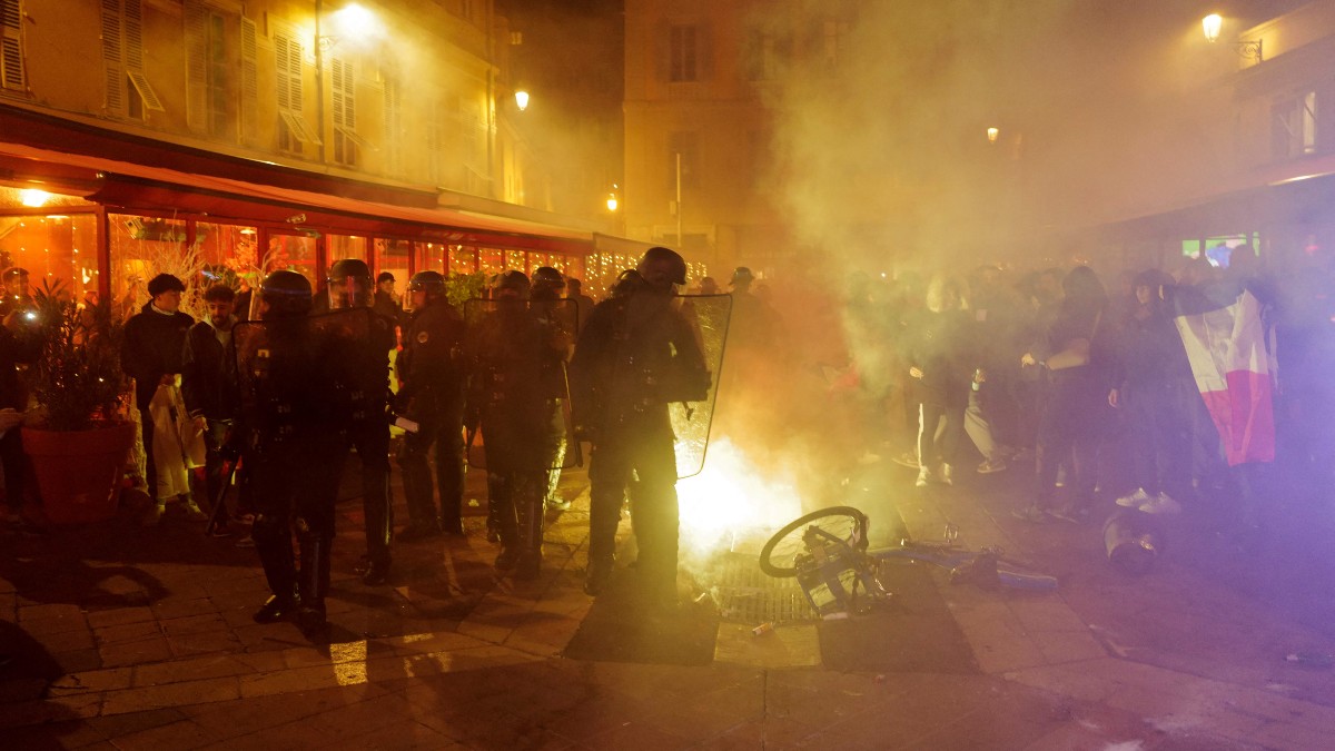 Trágico festejo en Francia:  266 detenidos y un adolescente de 14 años murió atropellado