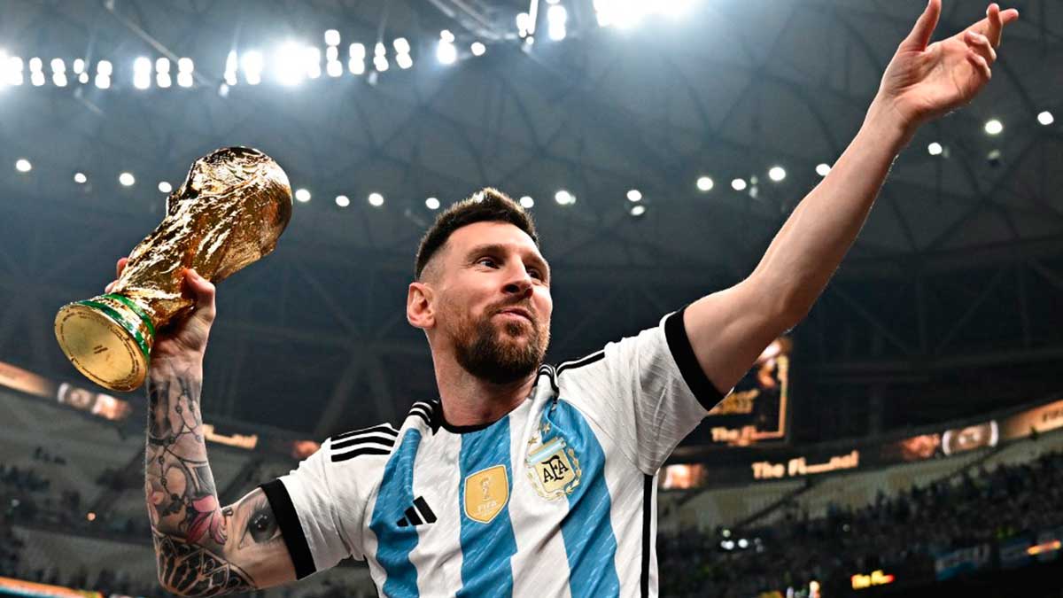 Messi con el mundo a sus pies: Pelé y otros famosos felicitan a la “Pulga”