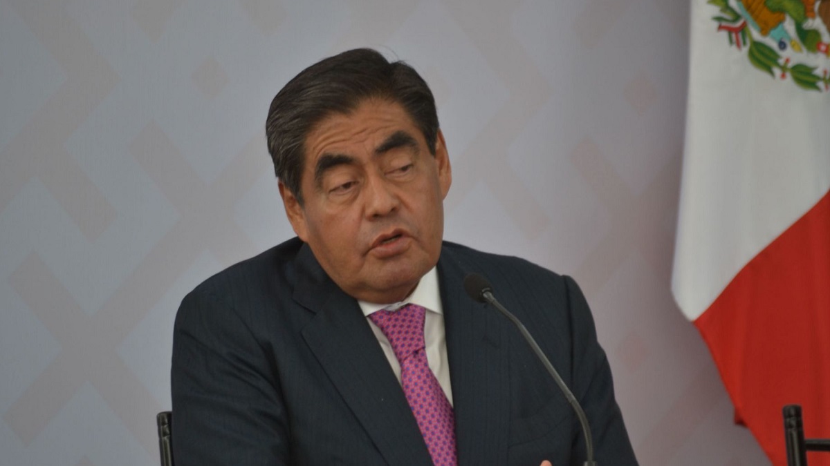 Miguel Barbosa, gobernador de Puebla: médicos revisan su salud; está estable