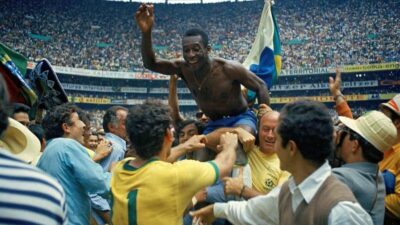 Momentos que hicieron leyenda a Pelé
