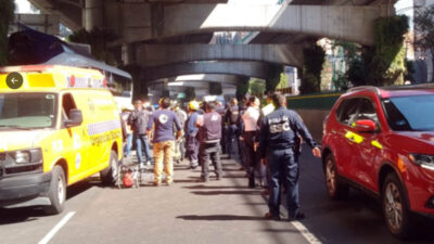 Periférico: choque de autobús turístico en deja muertos y heridos