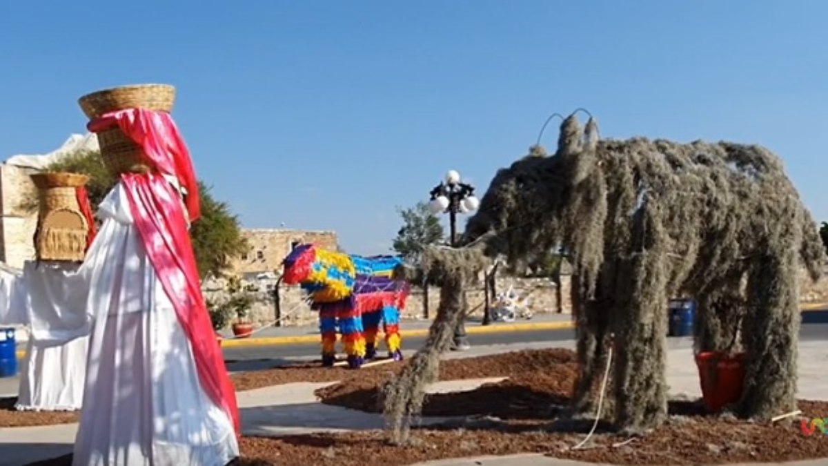 Elaboran nacimiento monumental con objetos de uso cotidiano en Puebla