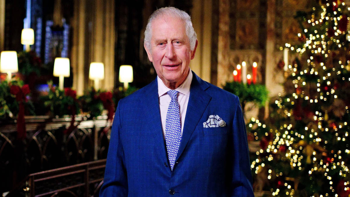 Rey Carlos III alaba la “solidaridad” en su primer mensaje de Navidad desde que accedió al trono