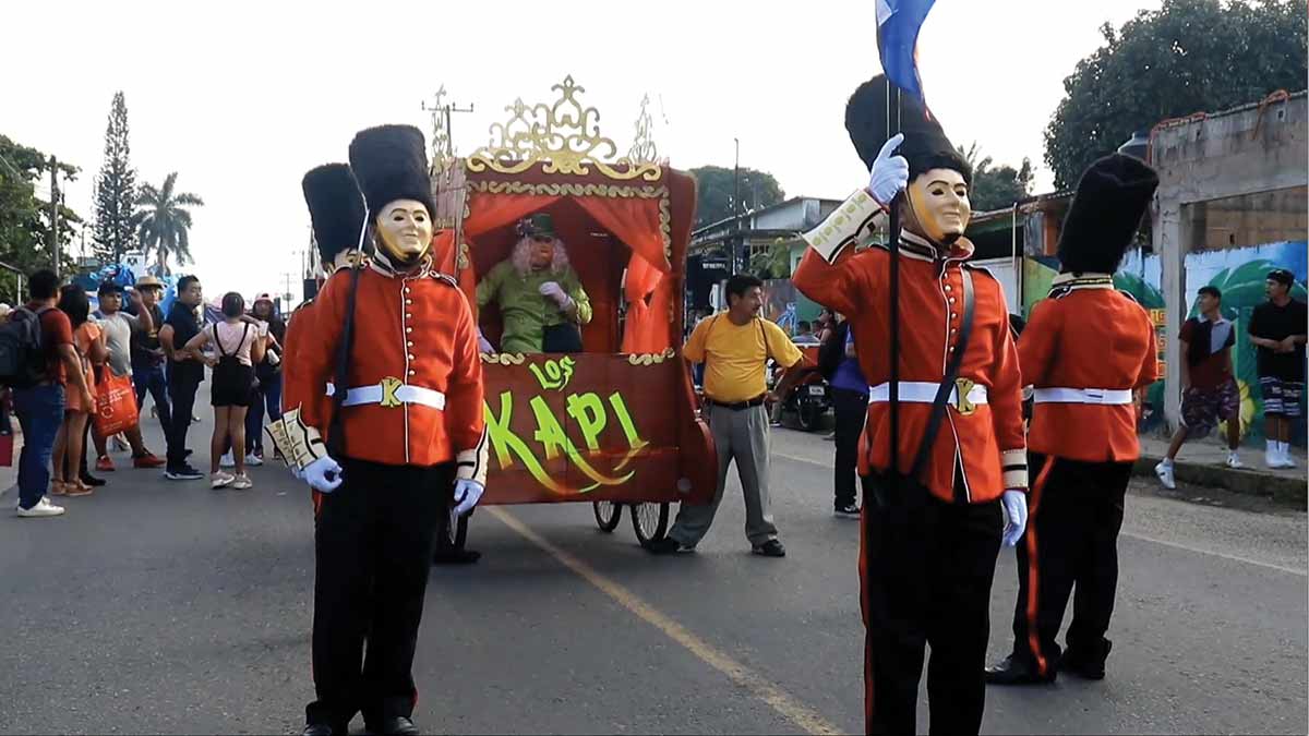 Carnaval del Viejo en Veracruz para despedir el 2022, hasta la Reina Isabel participó