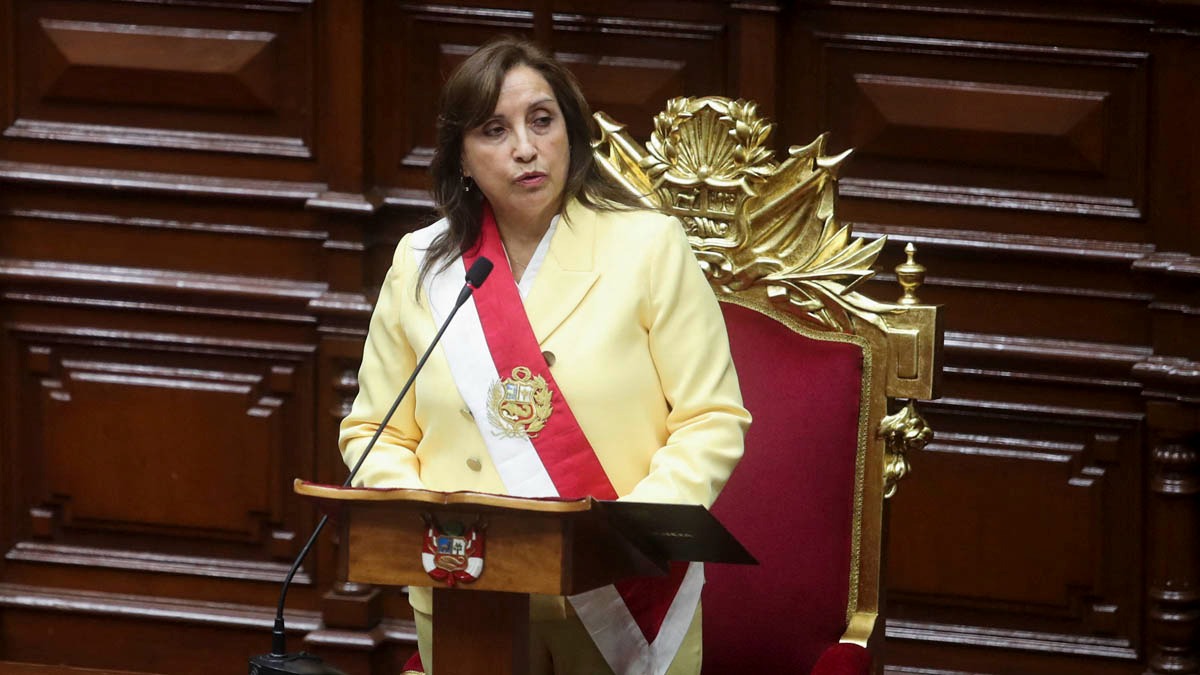 ¿Quién es Dina Boluarte, nueva presidenta de Perú tras destitución de Pedro Castillo?