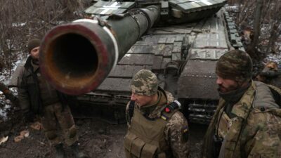 Ucrania: Reino Unido enviará tanques challenger 2 al país en guerra con Rusia