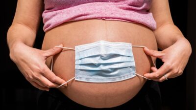 Riesgos por Ómicron durante el embarazo