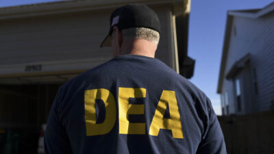 DEA: revelan que la Administración para el Control de Drogas destituyó a su director en México