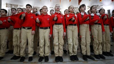 "Ejército de jóvenes" jura lealtad a la "madre patria" en Rusia