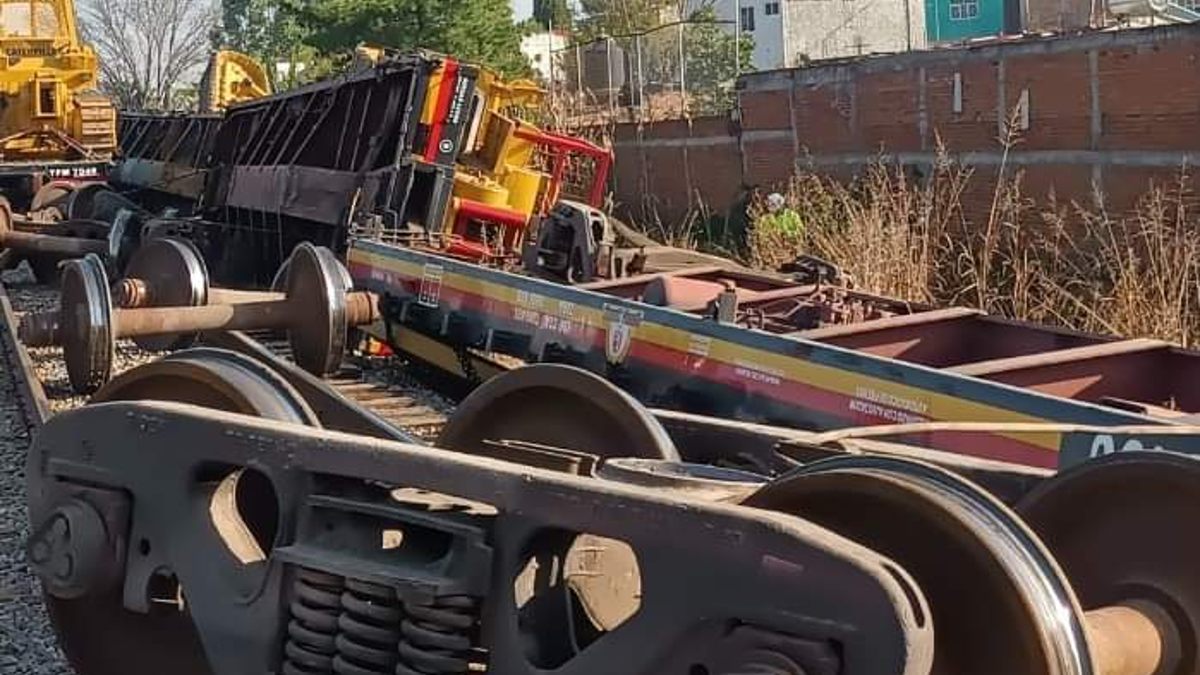 En Morelia, Michoacán, tren se descarrila en La Goleta-Charo; no hay heridos