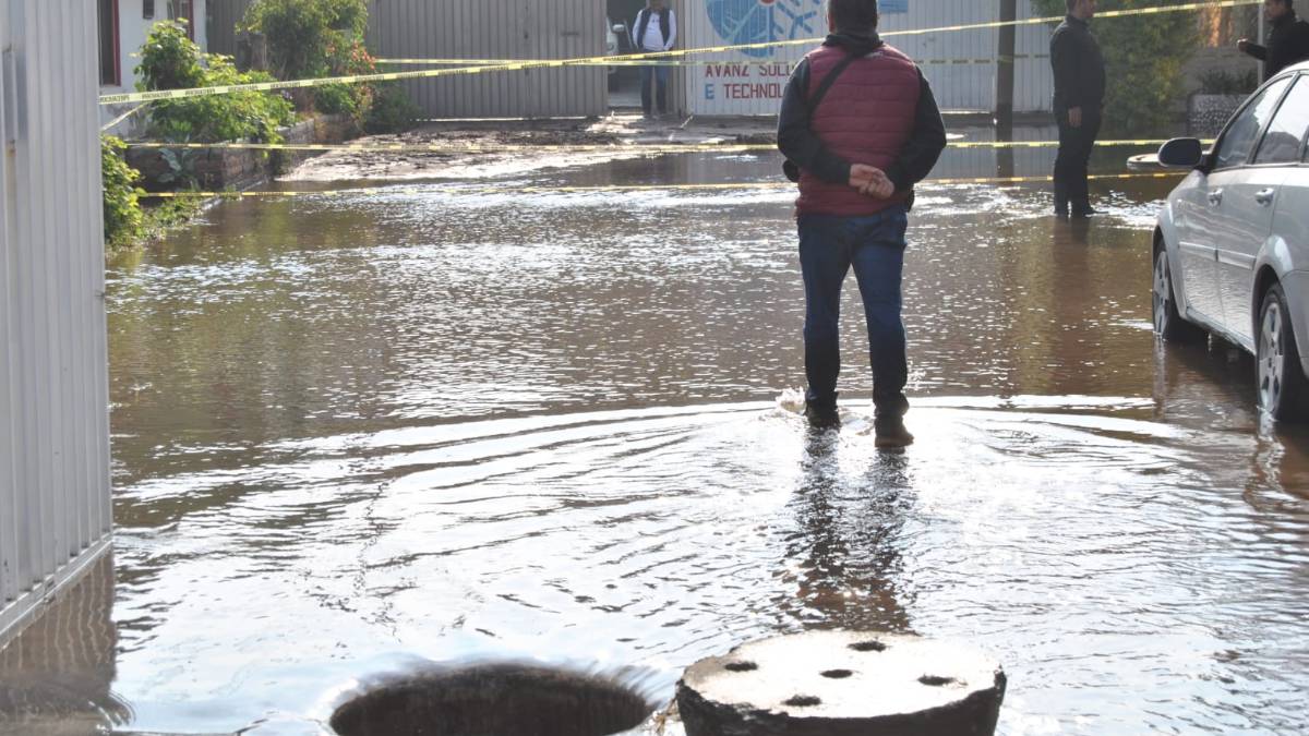 FUGA DE AGUA IZCALLI ECATEPEC