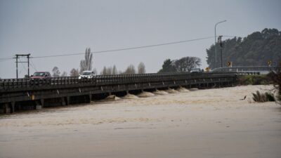 Videos de las fuertes inundaciones que mantienen en alerta a Nueva Zelanda