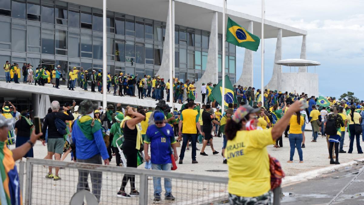 El mundo condena el asalto de seguidores de Bolsonaro en Brasil y apoya a Lula da Silva
