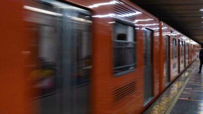 Línea 7 del Metro: separación de vagones en la estación Polanco de la línea 7