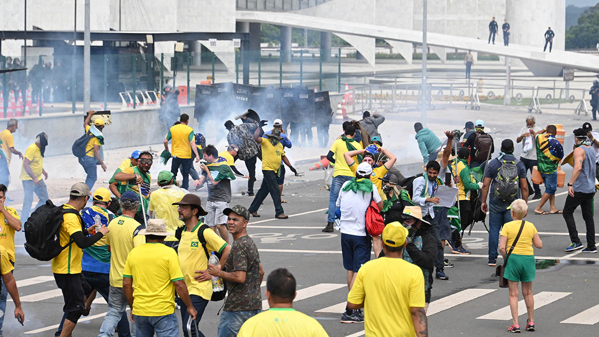 Simpatizantes de Bolsonaro invaden el Congreso, el palacio presidencial y la Corte Suprema de Brasil