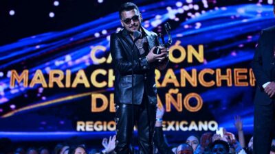 Christian Nodal olvida mencionar a Cazzu tras recibir reconocimiento en Premios Lo Nuestro