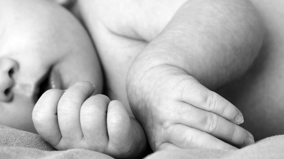 Bebé gigante de 7.3 kilos nace en Brasil: ¿qué es la macrosomía fetal que padece?
