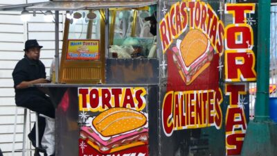 Comida callejera, UNAM advierte sobre riesgos de comer en la calle