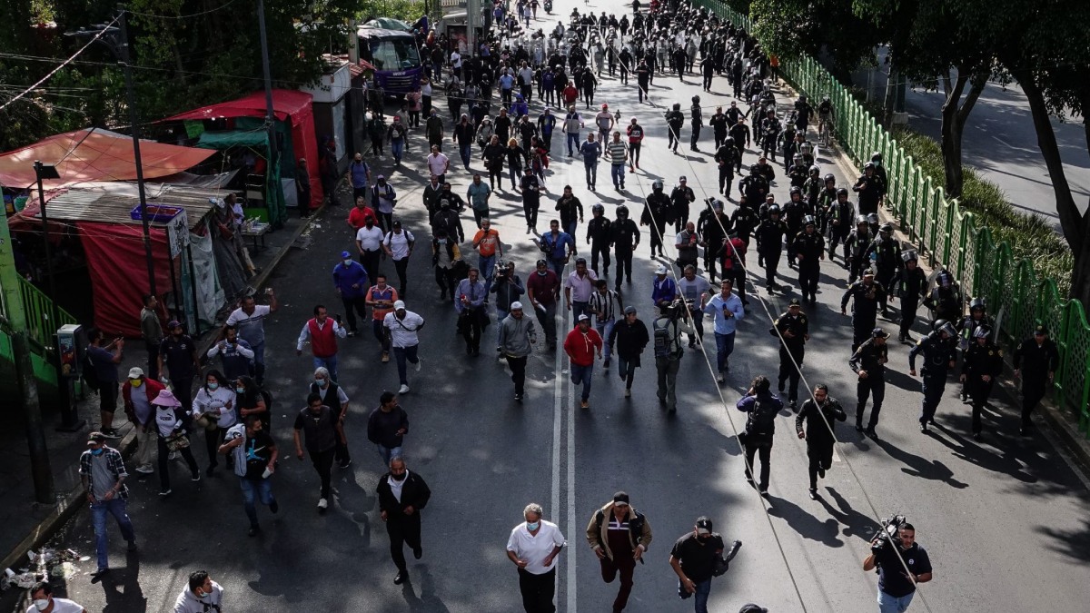 Marchas CDMX personas durante una marcha en Tlalpan