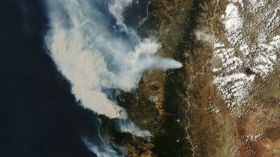 NASA captura los impactantes incendios de Chile desde el espacio