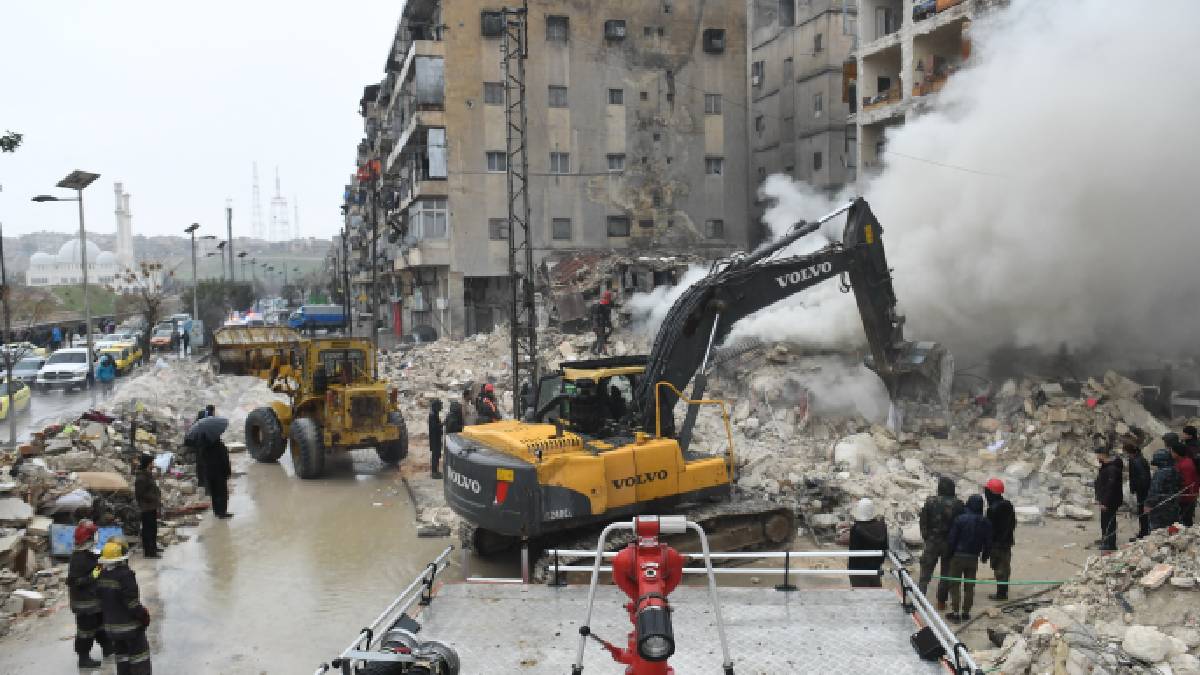 Rusia y UE ofrecen apoyo a Turquía por terremoto; Siria también sufre muertes en zona rebelde