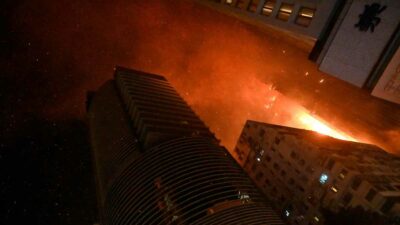 Rascacielos se incendia en Hong Kong: impactantes imágenes