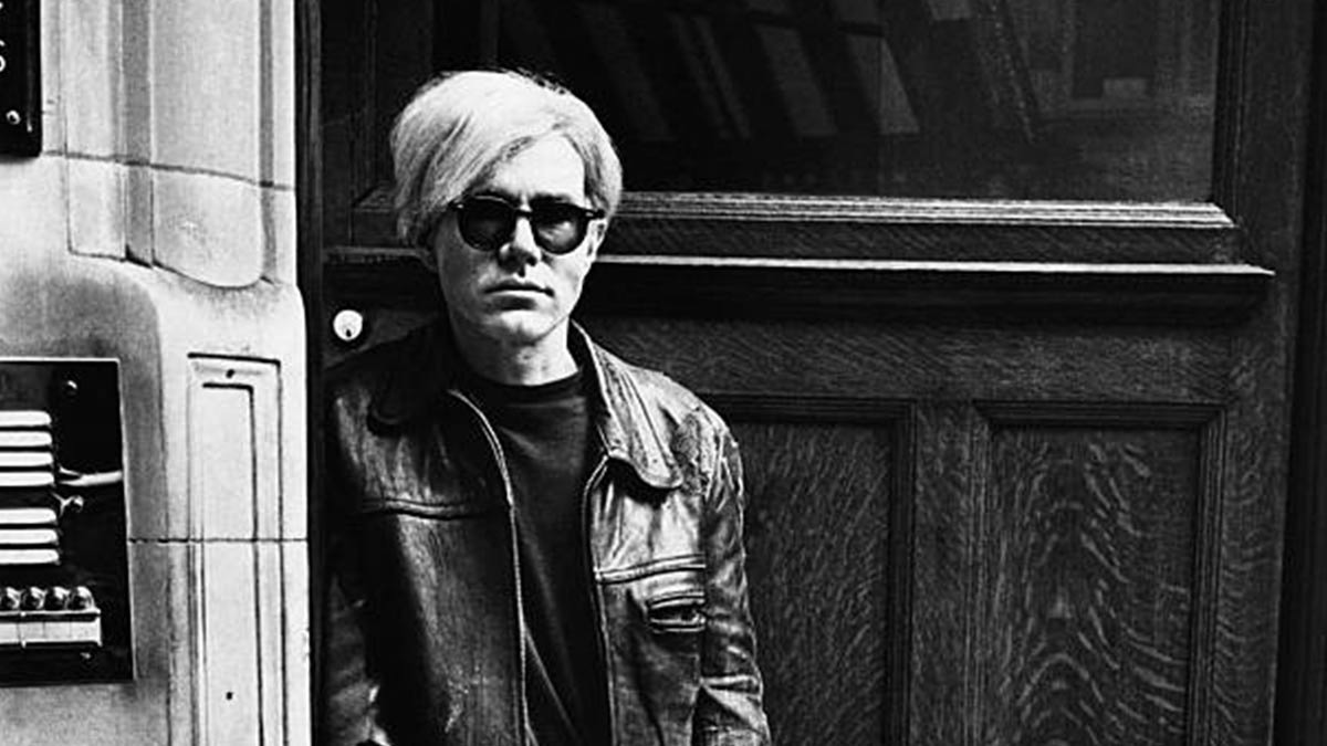 Conoce la historia de las famosas pelucas de Andy Warhol ¿Por qué las usaba?