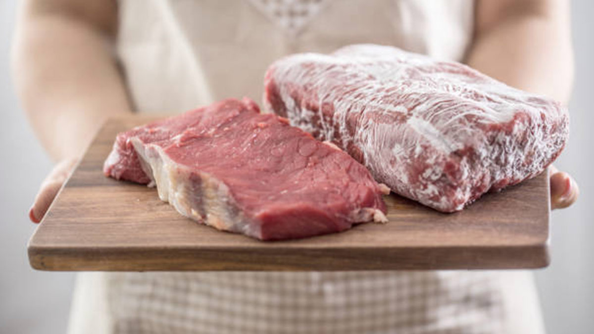 ¿Cómo descongelar la carne de manera rápida y segura?