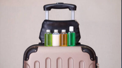 Cosméticos y cremas cuando viajas que son indispensables al empacar