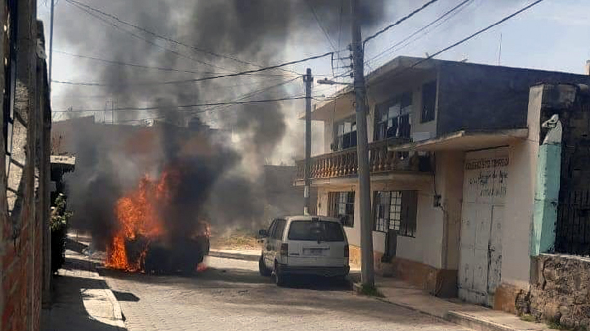 Explota camioneta con pirotecnia en Tlaxco, Tlaxcala