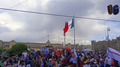 Miles de personas se congregaron para discurso de AMLO por aniversario de la Expropiación Petrolera
