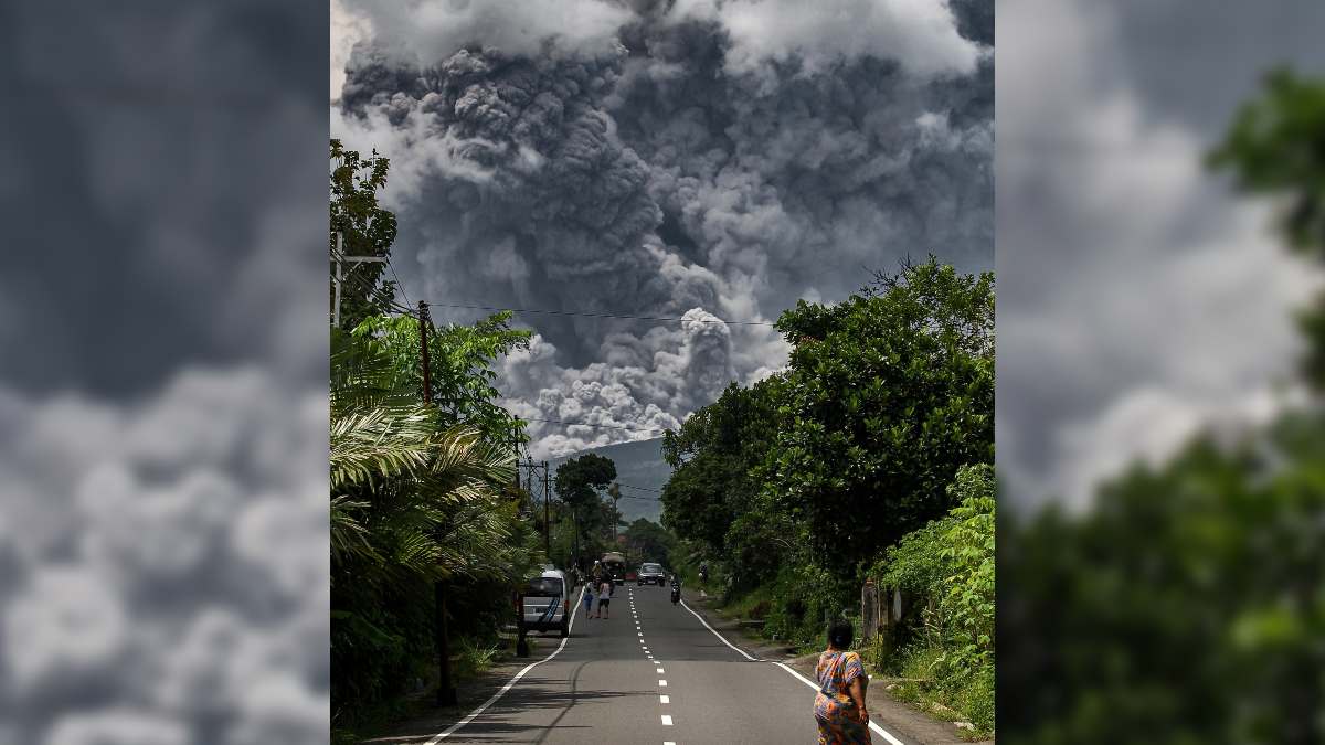 Volcán Merapi entra en erupción en Indonesia; su impresionante nube de cenizas cubre varios pueblos