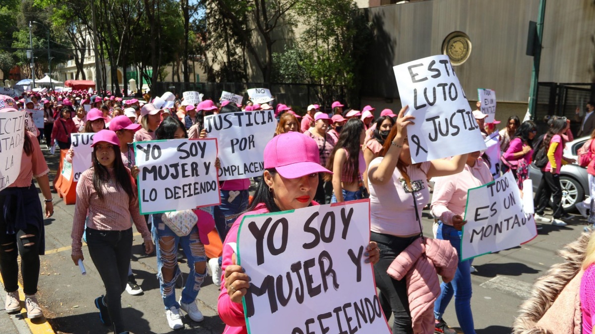 Marchas CDMX, personas en protesta