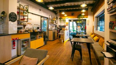 Chez Vous: la cafetería que conquistó a Shark Tank donde puedes trabajar y pagas por hora, día o mes