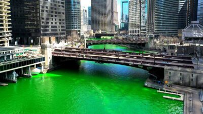 por que se tiñe de verde el rio de Chicago