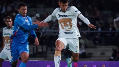 Pumas y Cruz Azul en encuentro de futbol de la copa Sky a finales del 2022