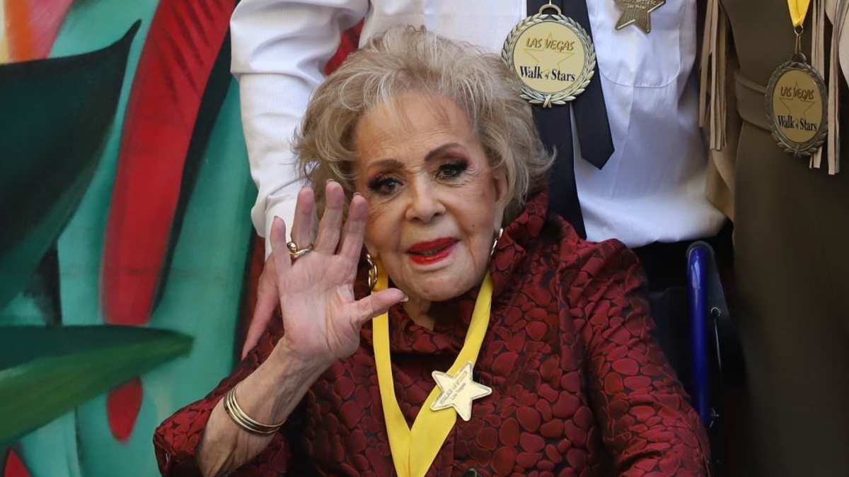 Silvia Pinal Alejandra Guzman Fotos Alberca Piernas