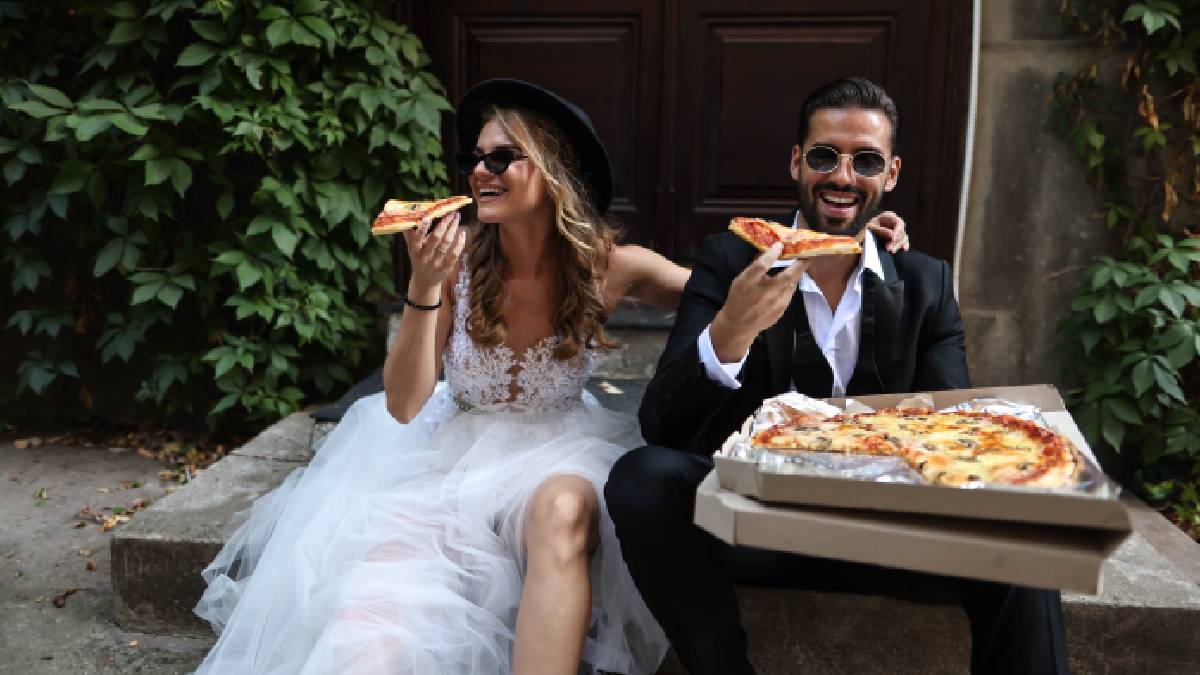 Video de TikTok se vuelve viral por dar pizza en boda