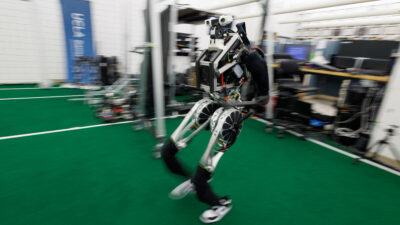 ARTEMIS, el robot futbolista