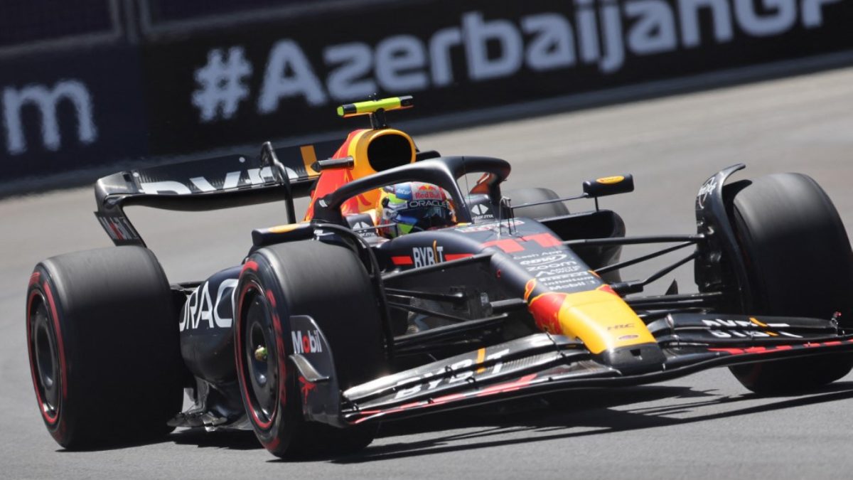 Monoplaza de Checo Pérez en el GP de Azerbaiyán rumbo a la carrera sprint