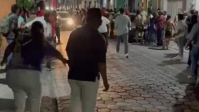 Sujeto arrolla a feligreses en Procesión del Viernes Santo en Atlixco, Puebla