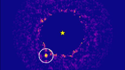 Exoplaneta HIP 99770 b