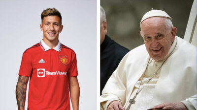 Lisandro Martínez le regala una playera al Papa del Manchester United