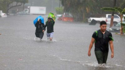 Lluvias históricas inundan Florida; un fenómeno así ocurre cada mil años